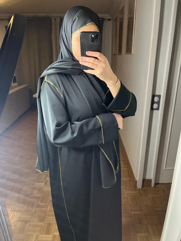Abaya voile intégré bordure or [noir]