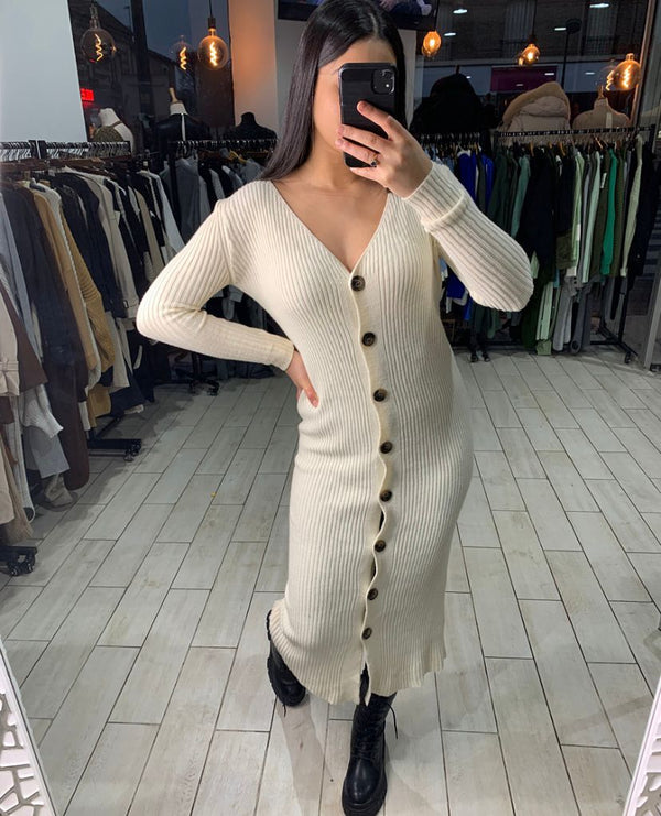Robe longue à bouton