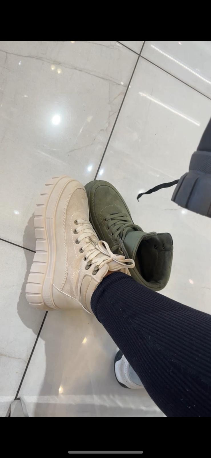 Bottines à lacets